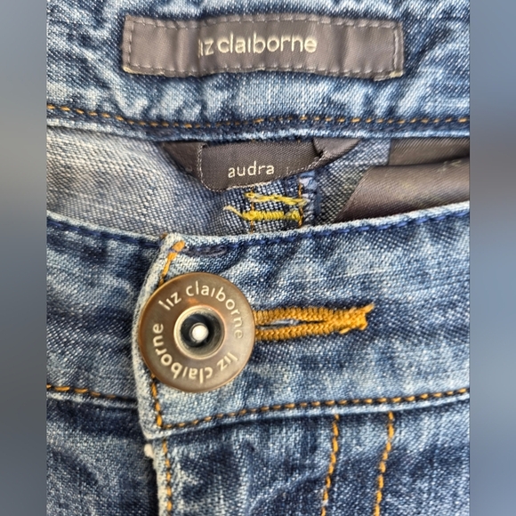 Liz Clairborne Boho Embroidered Jeans Size  12. Bootcut, good condition - Picture 2 of 11